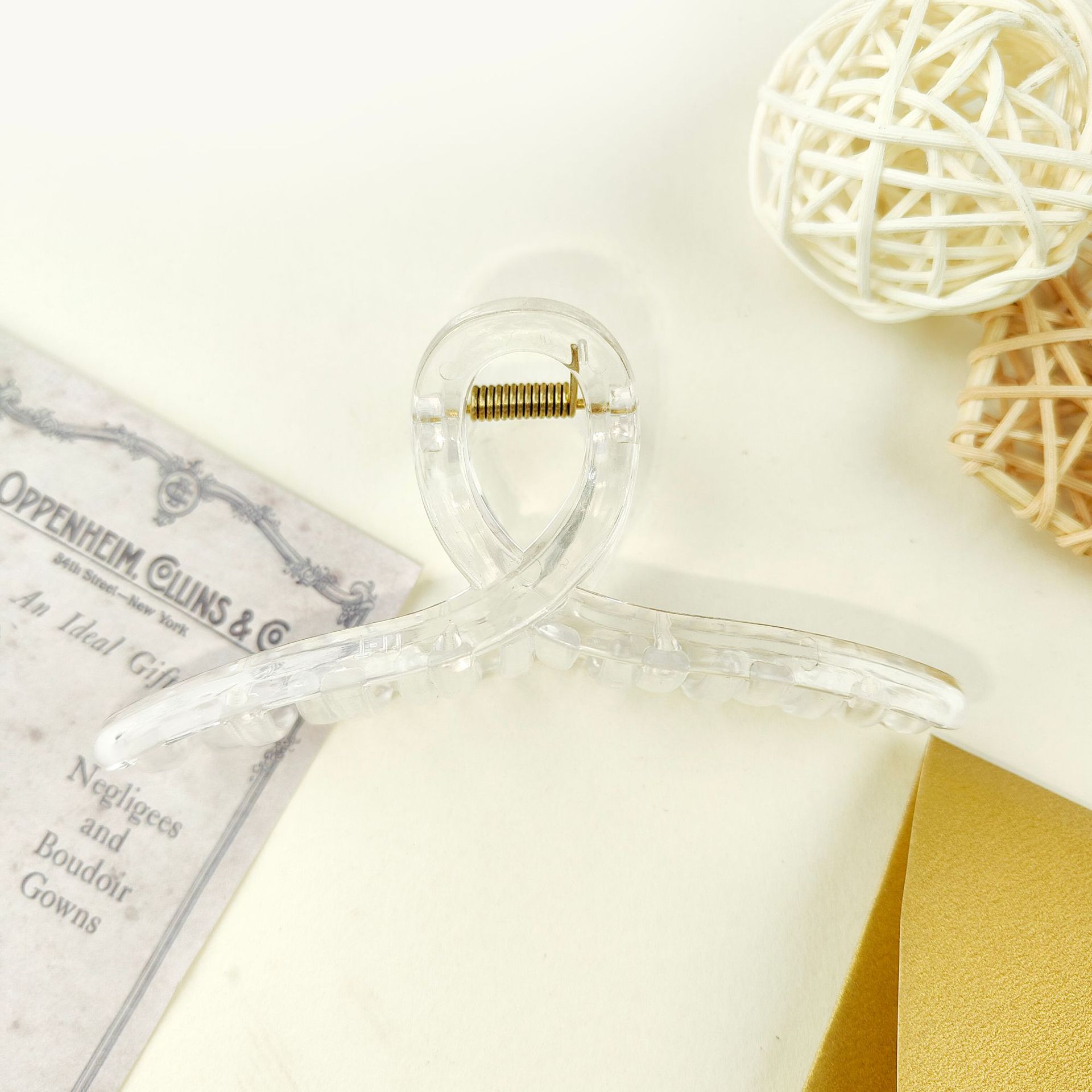 Medium size hair clip plastic hair clip back head hair clip wholesale ins style hair accessories shark clip hair volume less headdress hair clip_voghion.com