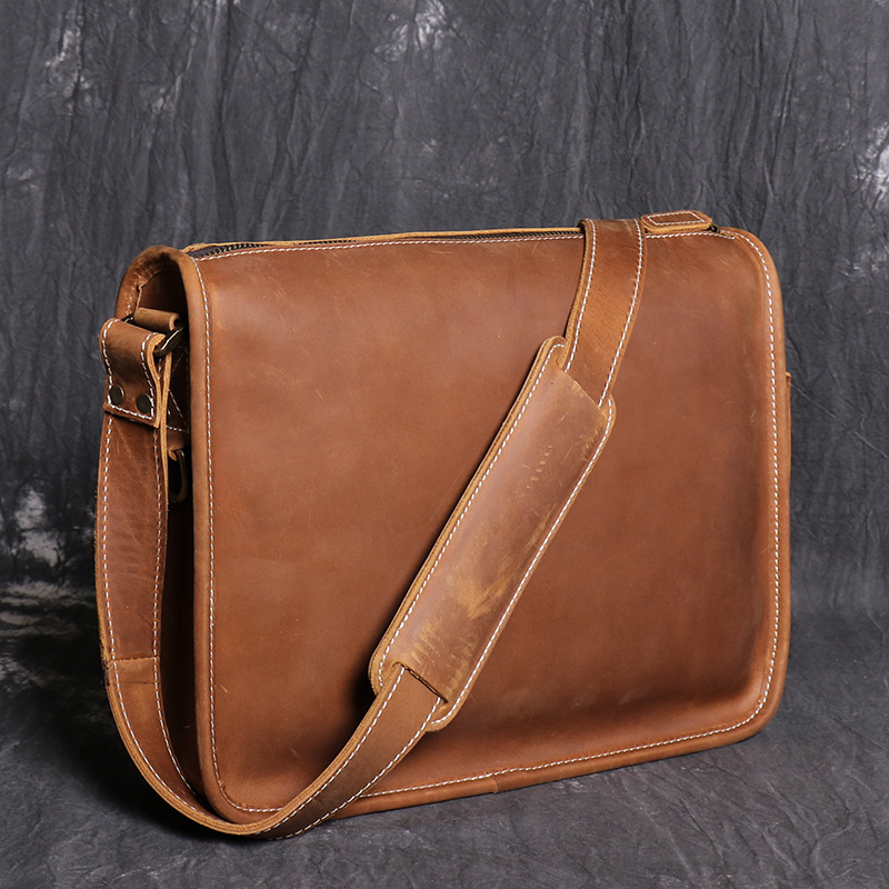 A generation of new men's Crazy Horse leather vintage shoulder bag leather women's simple messenger bag large capacity messenger bag