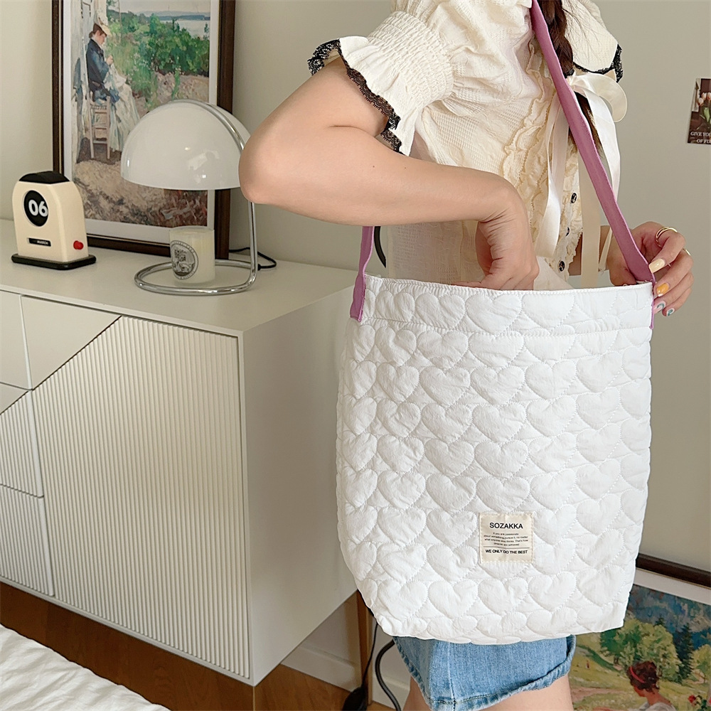 38241 ins new contrast color shoulder bag student female practical large capacity mummy bag quilted shoulder bag female_voghion.com