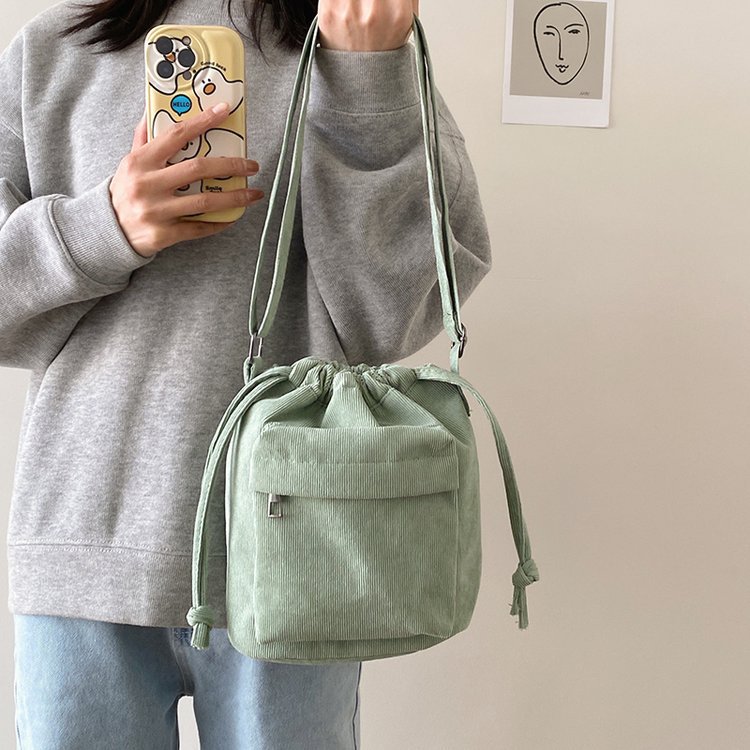 2023 Summer new medium stitching drawstring shoulder bag corduroy foreign trade trend bucket bag