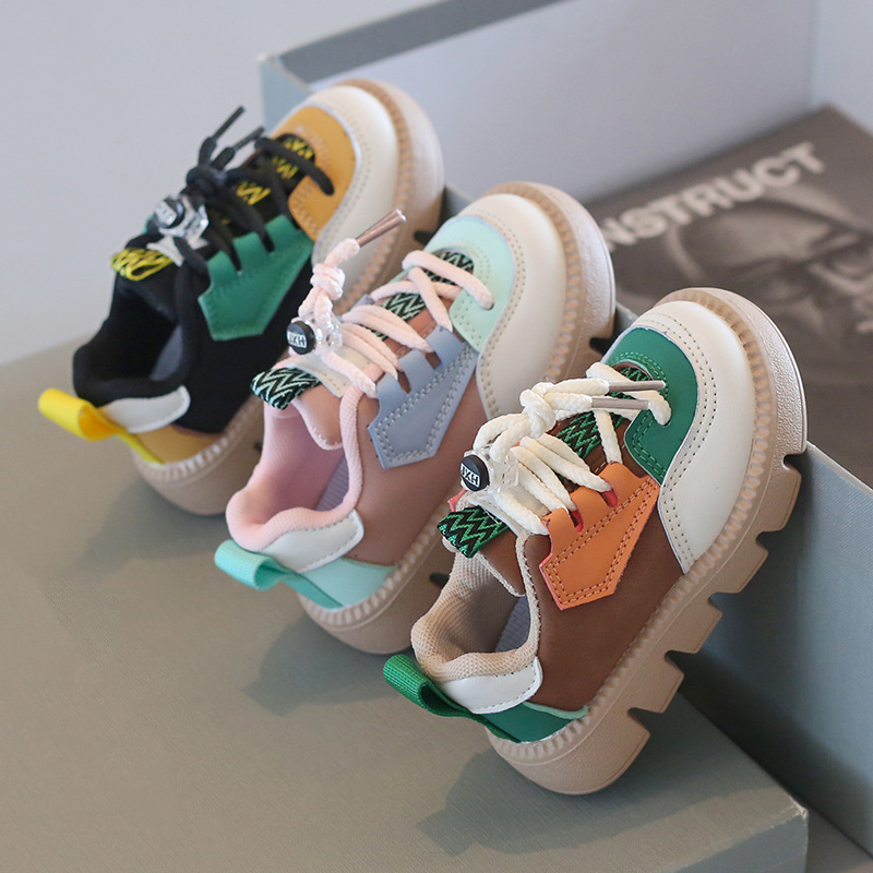 Children's board shoes 2024 spring boys sneakers leather girls casual shoes soft bottom baby shoes a generation of hair