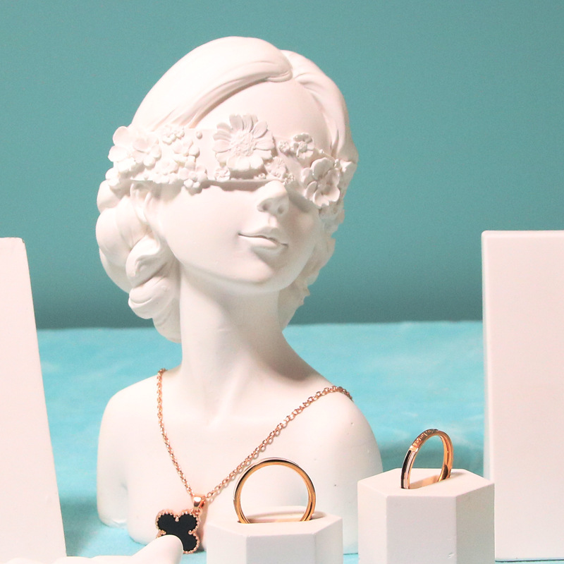 Creative Flower Girl Ornaments Home Living Room Coffee Table Bedroom Decoration Soft Sample Room Storage Display Jewelry Rack