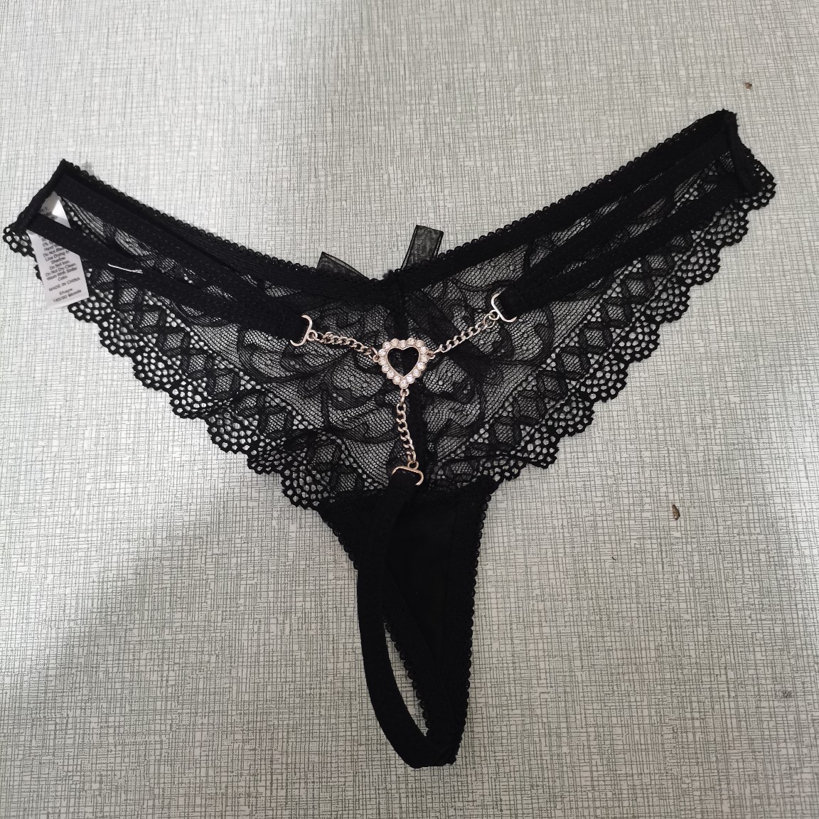 European and American Sexy Underwear Women's Love Diamond Lace Low Waist Thong Temptation T-Pants Fun Free Underwear