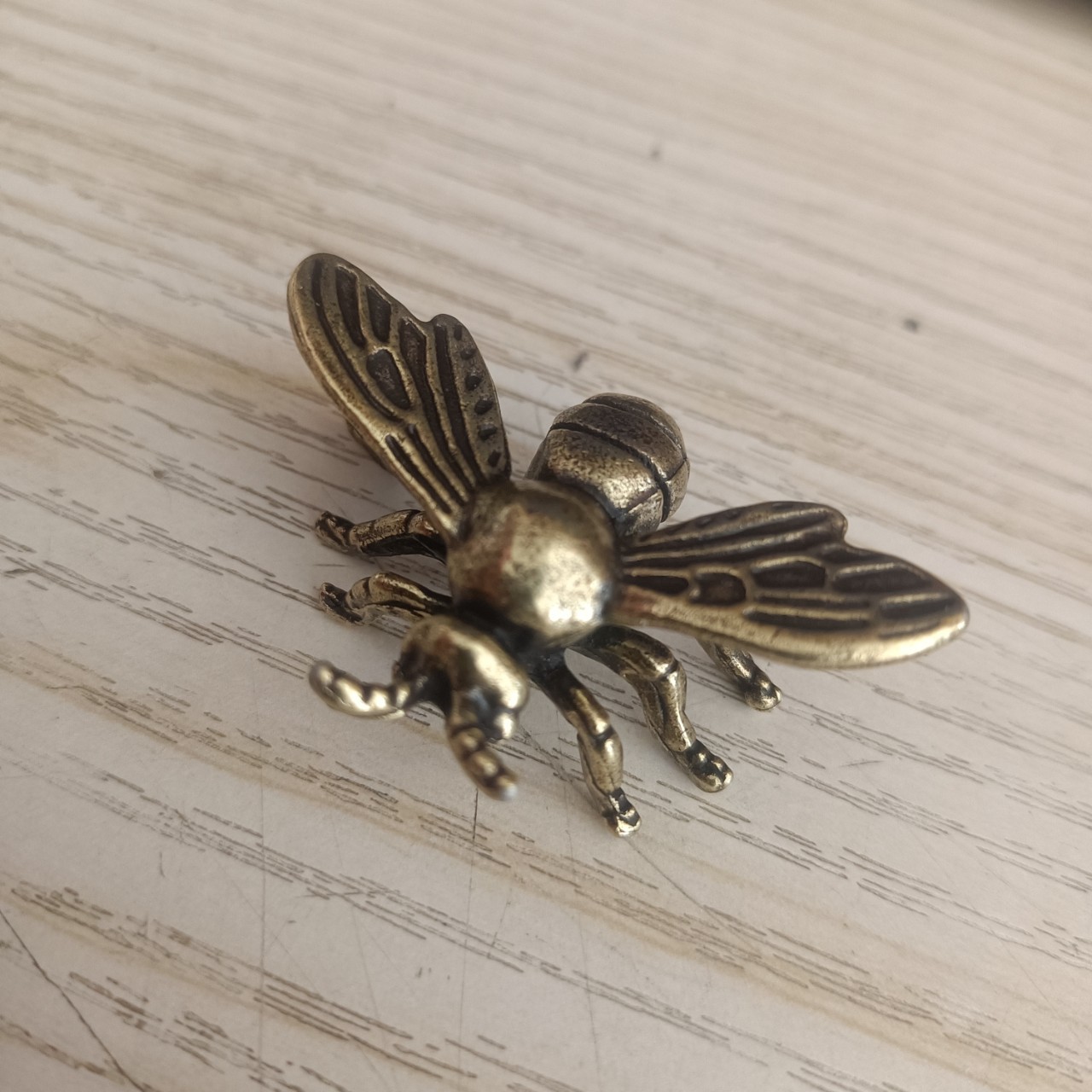 Handmade copper-plated creative bee distressed antique bronze study office decoration gift crafts collection ornaments