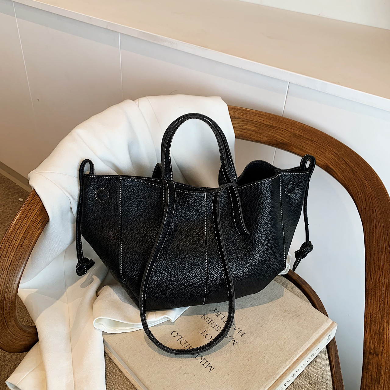 Cross-border 2024 French Style Wings Bag Litchi Pattern Fashionable Tote Bag Large Capacity Car Stitching Handbag Commuter Shoulder Bag