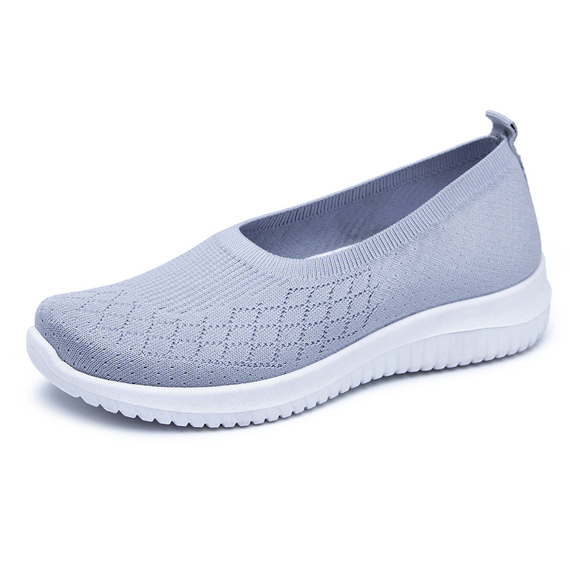 Old Beijing cloth shoes women's slip-on shoes for middle-aged and elderly mothers low-cut breathable women's cloth shoes plus size shoes for women