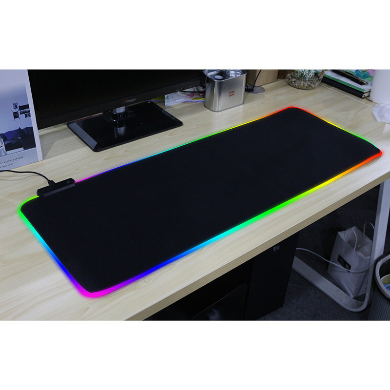 トレンディな大型 Led 点灯ゲーミングマウスパッド Rgb キーボードマットスムーズマウス漫画アニメスタイルデジタルコンピュータアクセサリー|undefined