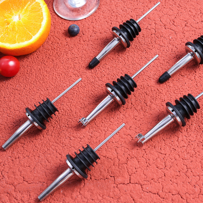 Stainless steel wine pourer small high cover stainless steel wine nozzle dustproof sealed wine nozzle cocktail supplies oil bottle stopper