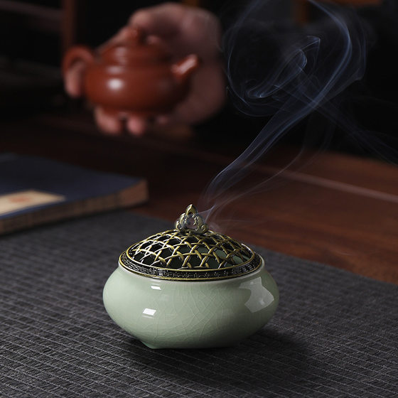 Ceramic household sandalwood burner three-legged tower incense coil incense line incense holder kiln change white porcelain incense burner multi-style spot wholesale
