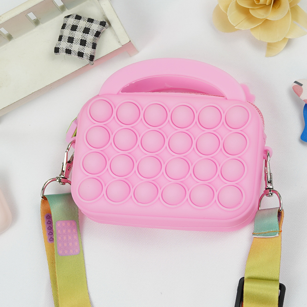Popular in stock Sanrio meilti silicone cute children's coin purse storage messenger bag