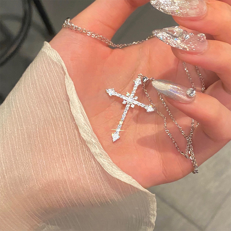 Full diamond star cross necklace cold style sweet cool zircon flash diamond pendant 2023 New Fashion necklace style