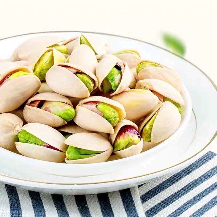 One-piece delivery three squirrel pistachio 100 g/bag primary color non-bleached nuts casual snacks dried fruit Free Shipping
