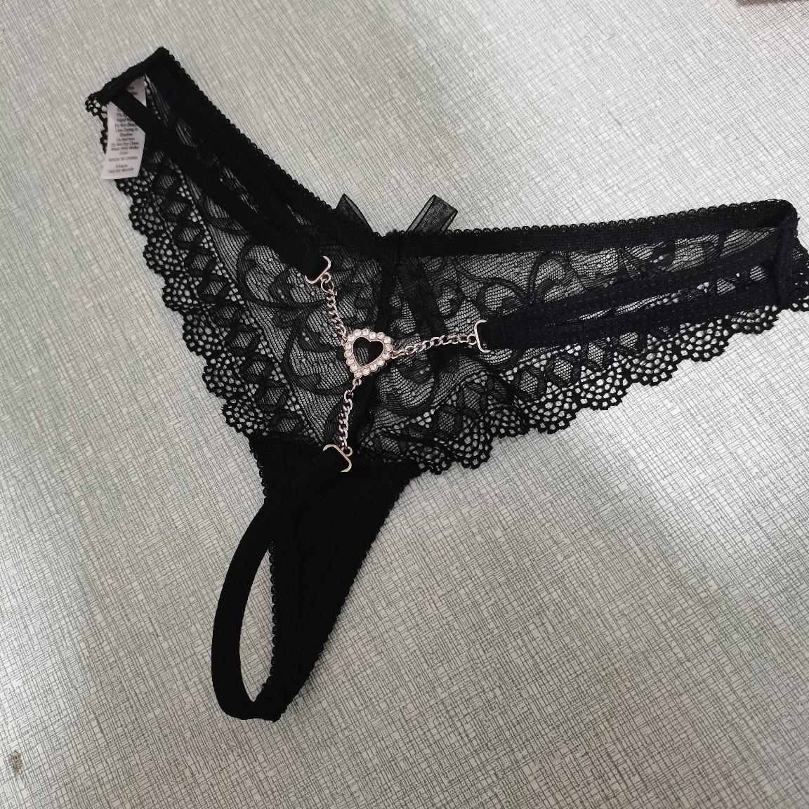 European and American Sexy Underwear Women's Love Diamond Lace Low Waist Thong Temptation T-Pants Fun Free Underwear