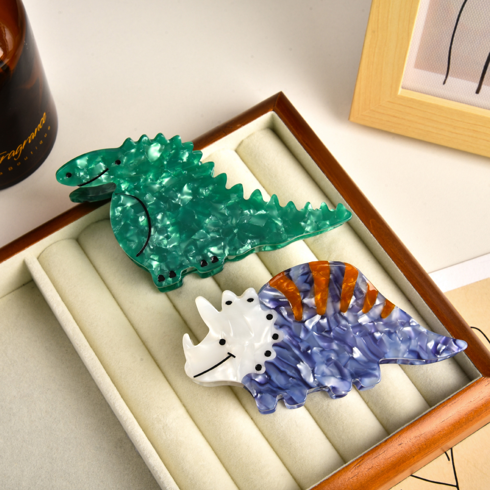 Accessori per capelli YHJ 2024 Nuovo fermaglio per capelli a forma di dinosauro con animali dei cartoni animati, in acetato, con arricciatura posteriore, con squalo_voghion.com