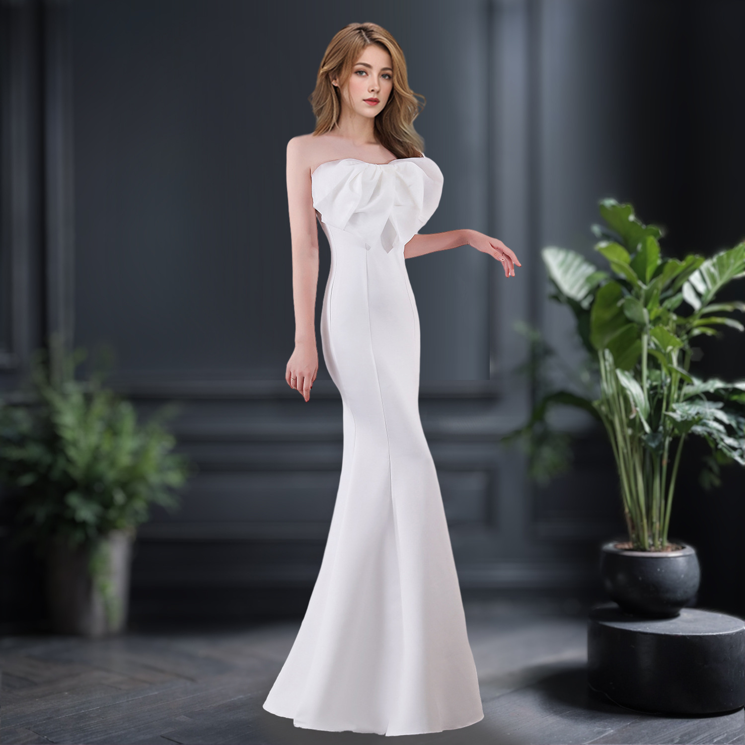 Evening dress women's high-end elegant simple Hepburn style banquet socialite niche tube top slimming long fishtail dress