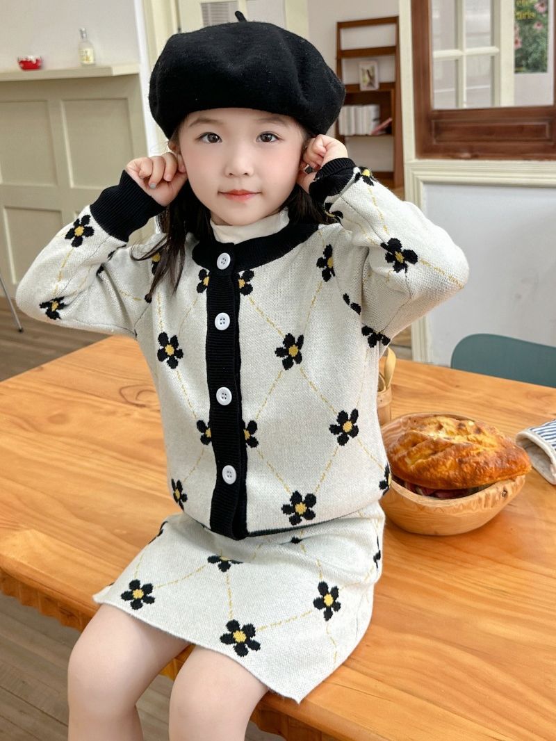 Children's girls' 2024 spring suit knitted sweater Korean style sports cardigan coat skirt trendy children's clothing baby