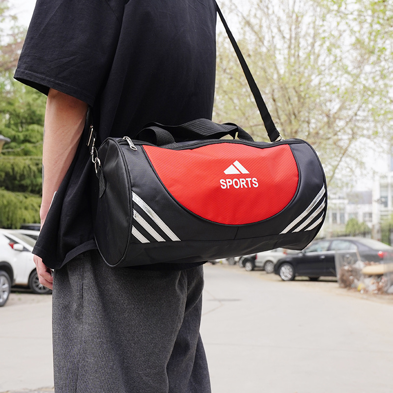Messenger bag men's training sports fitness bag wholesale leisure all-match outdoor anti-splash wear-resistant large-capacity travel bag