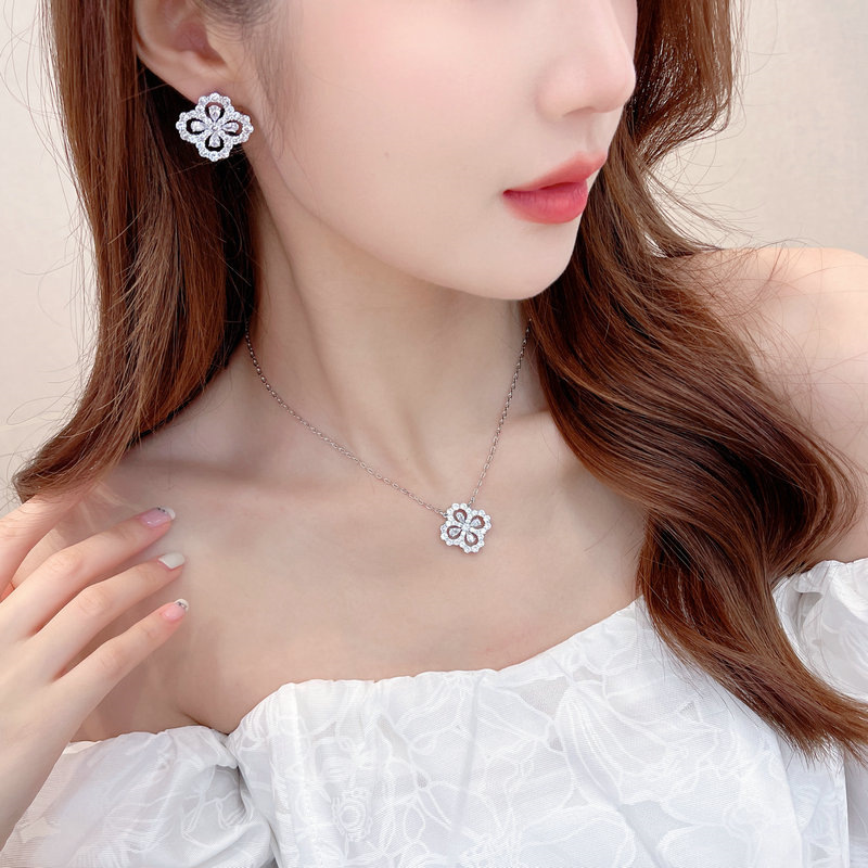Ultra Flash Zircon Inlaid Niche Design Sense Earrings Trendy Flower Earrings Necklace Clavicle Chain Lucky Grass Jewelry Set