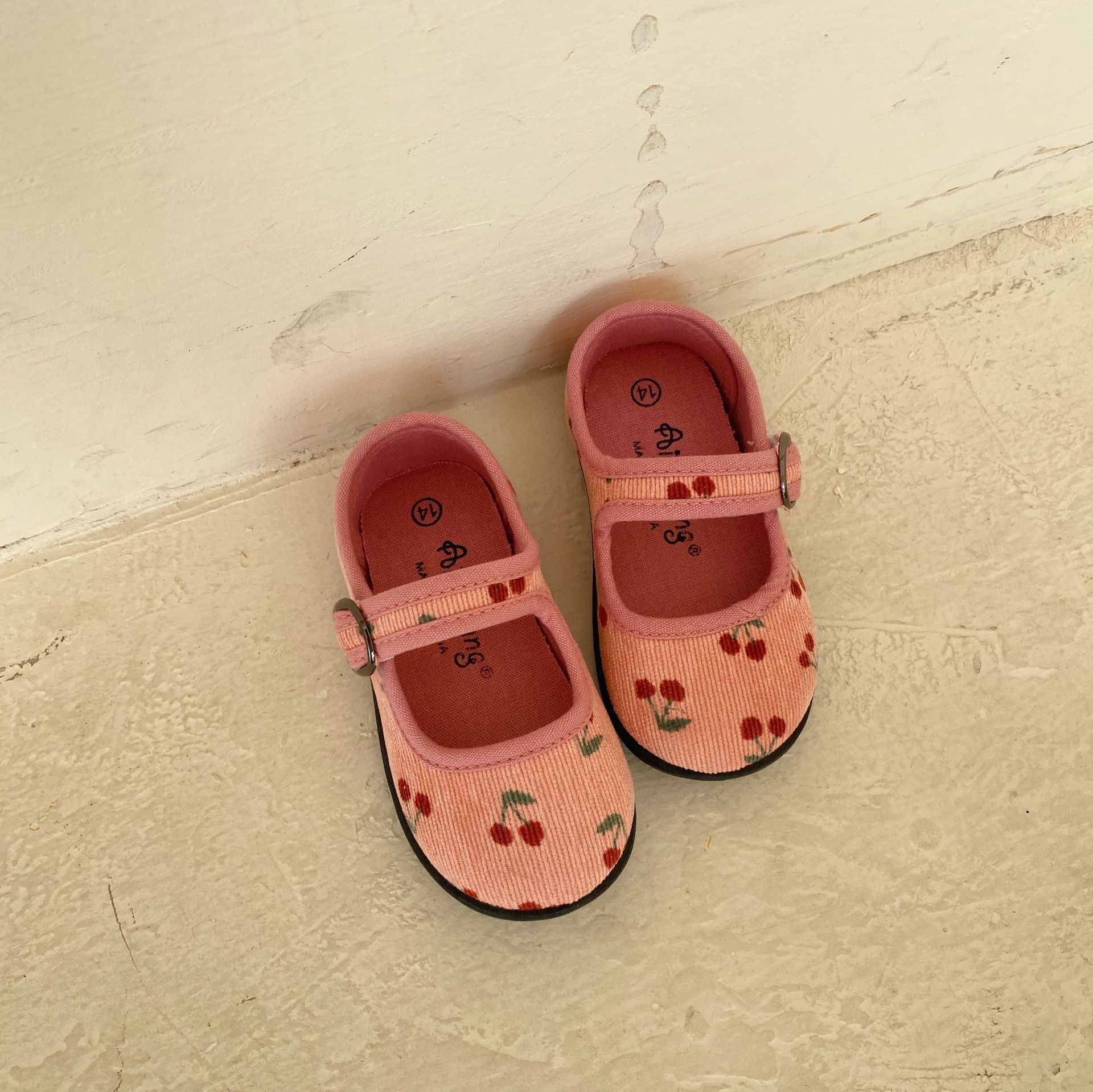 Autumn 2021 New Children's Korean-style Corduroy Floral Shoes for Boys and Girls Velcro Fashionable Kindergarten Soft-soled Shoes