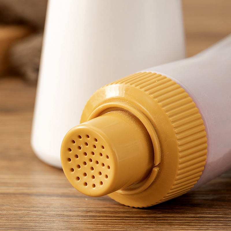 Kitchen seasoning bottles, cans, barbecue sprinklers, plastic powdered bottles, salt shakers, pepper powdered bottles, salt tank seasoning bottles, wholesale