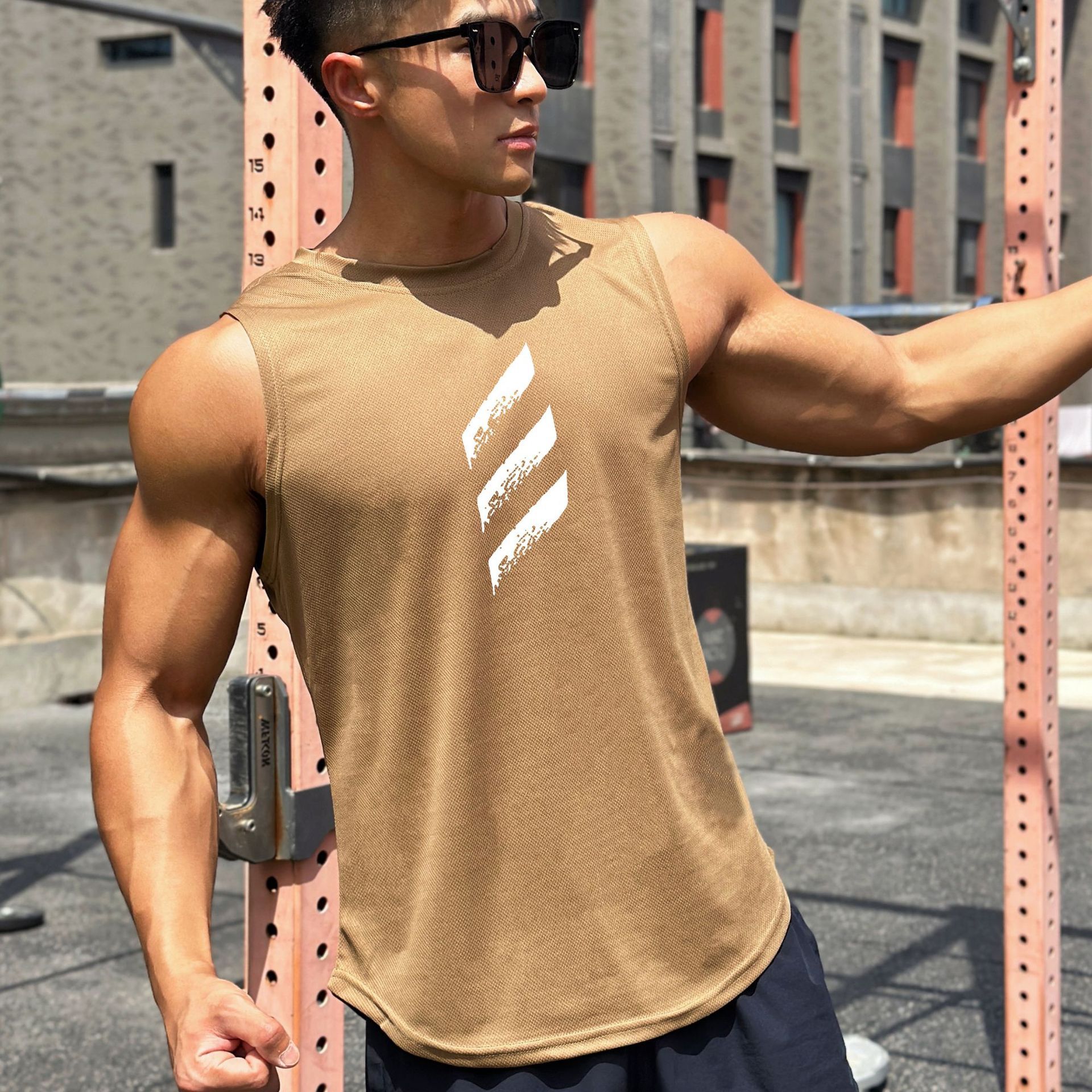 Summer new men's fashionable printed round neck mesh quick-drying bottoming shirt sports casual top sleeveless vest men