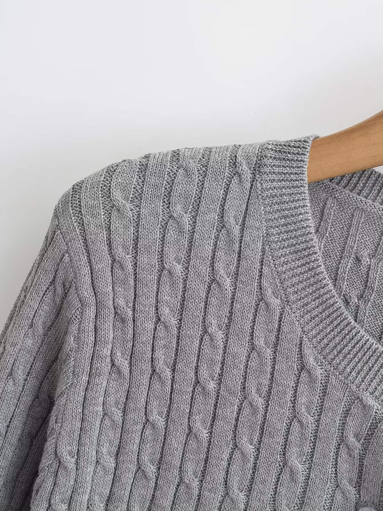 Europäische und amerikanische Frühlings- und Herbst-Twist-Strickjacke mit langen Ärmeln, Persönlichkeit, Mode, dicke Nadel, Kurzmantel, Oberbekleidung_voghion.com