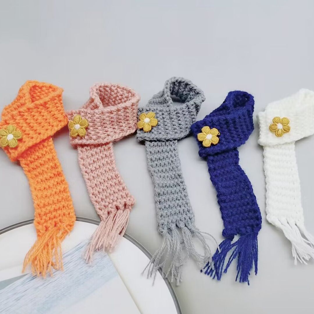 Mini doll knitted small scarf adjustable size 20cm doll Christmas decoration accessories