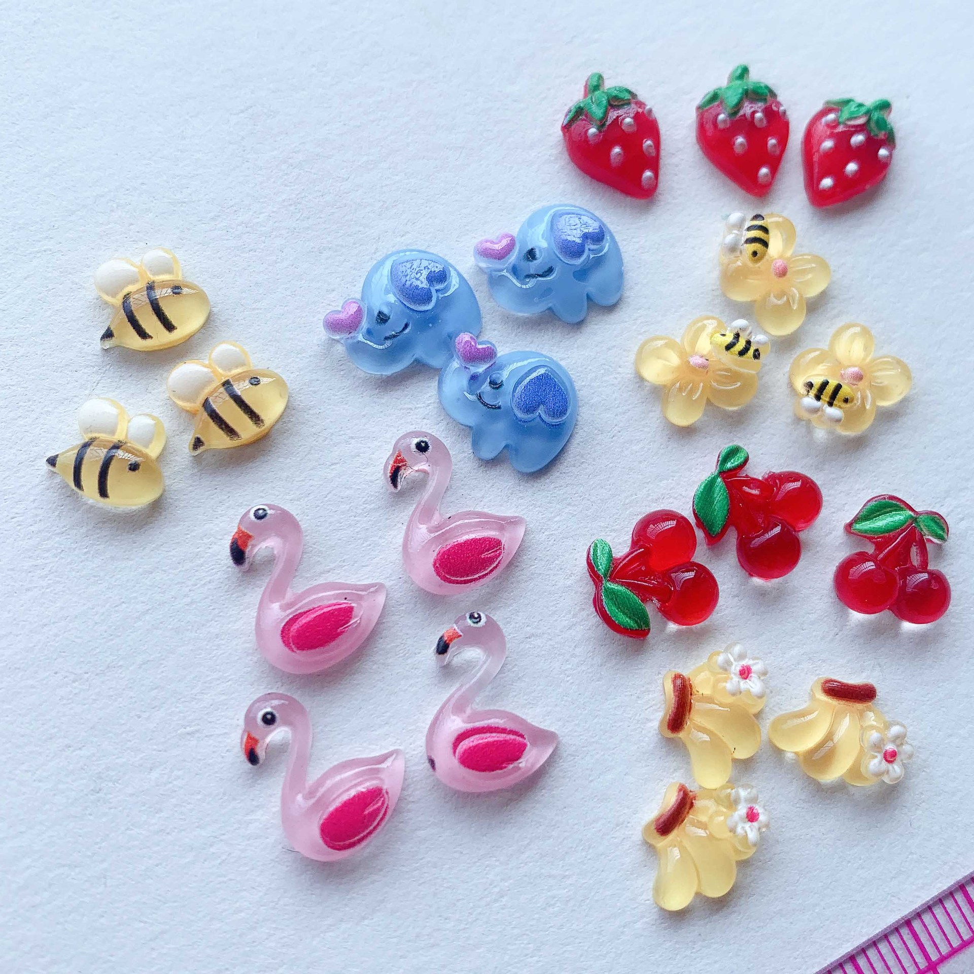 Mini Cartoon Bee Strawberry Cherry Resin Accessories Nail Earrings Accessories Wholesale diy Hairpin Material