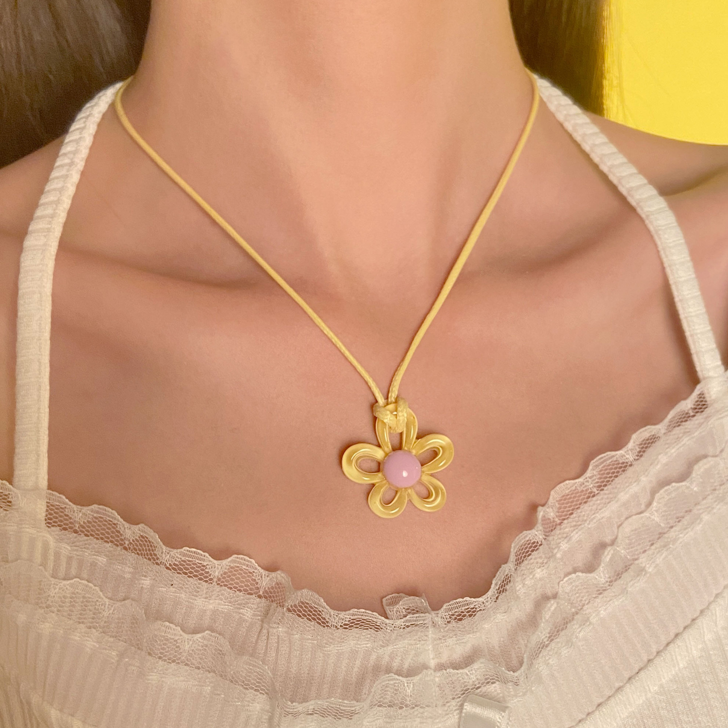 Europe and the United States cross-border personality ins style color flower necklace fashion creative small fresh all-match sweet small flower necklace