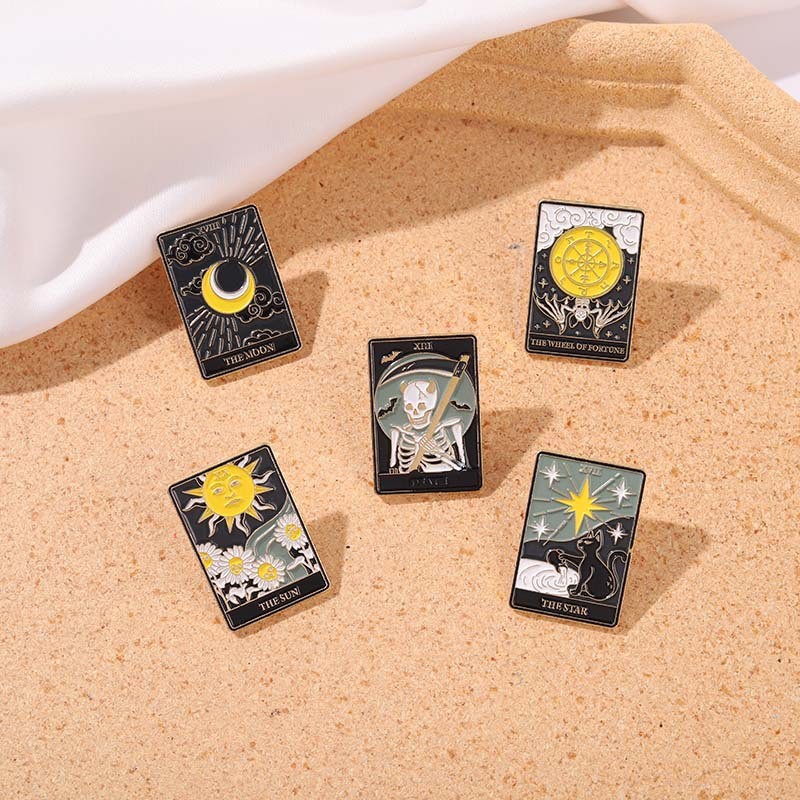 Creative Tarot Card Series Metal Badges Accessory Cute Cat Clown Skull Animal Shaped Enamel Brooch