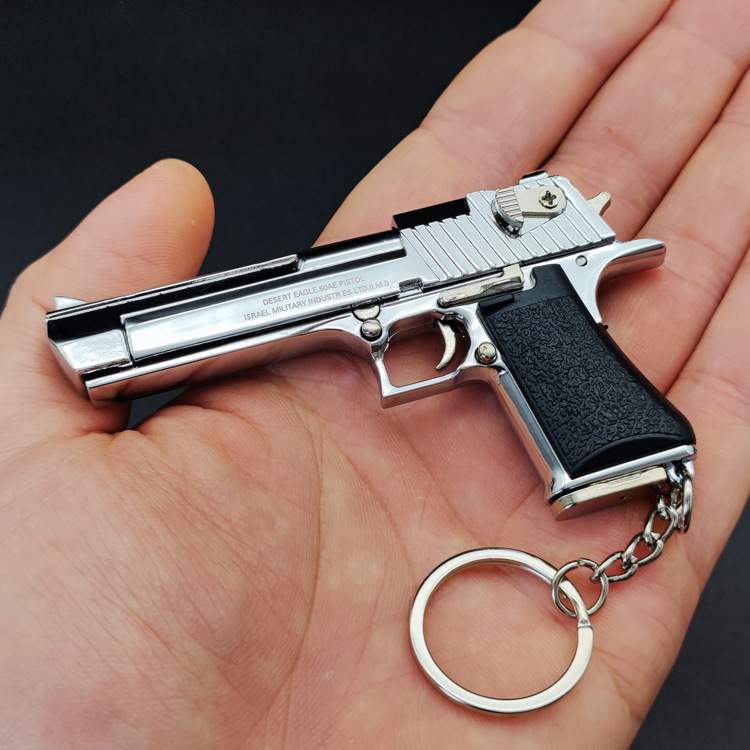 Eat Chicken Jedi Survival Surrounding 1:3 Desert Eagle Full Metal Gun Model Toy Keychain Pendant Gift