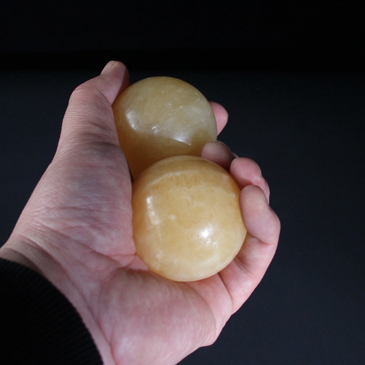 Natural marble fitness handball brocade box for middle-aged and elderly hand-turned massage health sports gifts spot quick hair
