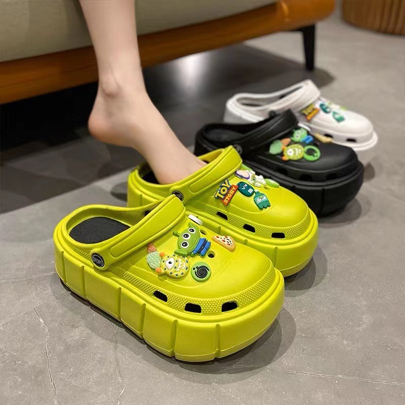 Women's hole shoes summer outdoor wear new closed toe cartoon popular heightened thick bottom non-slip Bass Light year diy sandals for women