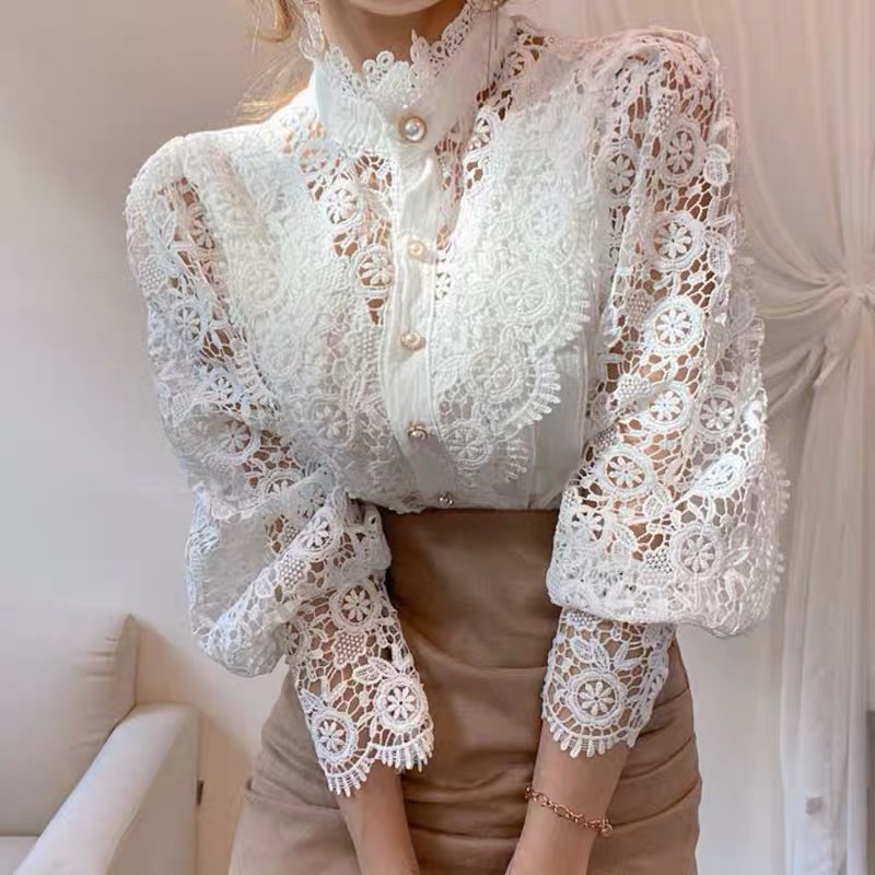 (Qi Color Qi Code) AliExpress Independent Station French Loose Chic Button Heavy Lace Hollow Flower Stitching