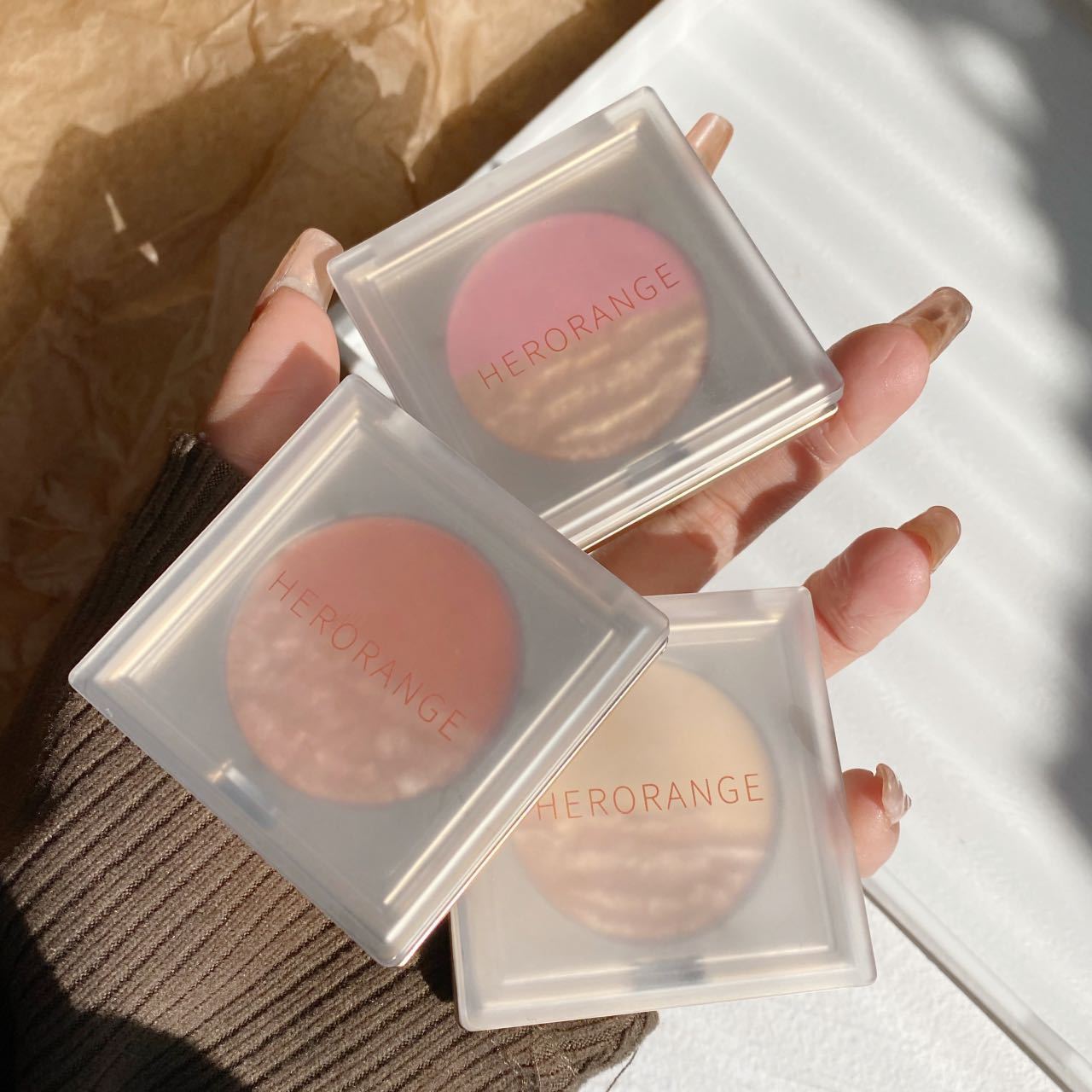 HERORANGE high-gloss cosmetic powder pearly three-dimensional lasting brightening cosmetic Cowherd two-color high disc