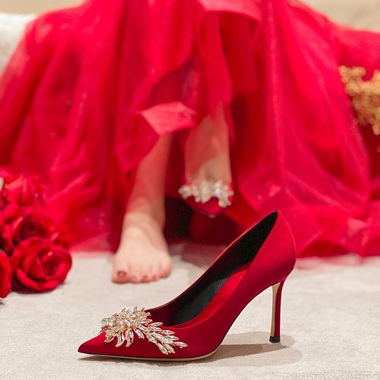 中国風ファッションの結婚靴の女性2025春の新型ファッションの先が細くて高いです。|undefined