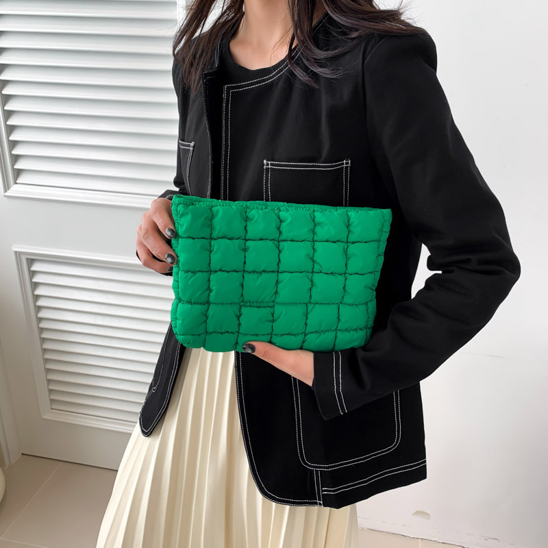 Internet celebrity fashion pleated cosmetic bag 2024 new style versatile and stylish small bag for women Korean style casual bag clutch bag for women