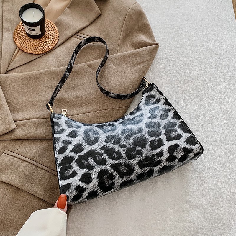 French niche design bag 2021 popular new trendy women's handbag fashionable leopard print shoulder underarm bag