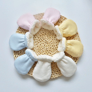 Baby's Gloves Anti-scratch Face Baby's Warm Gloves Winter Thick Cotton Anti-eating Hand Gloves for Newborns Imitation Lamb Fleece