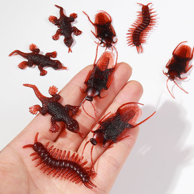 Cross-border Halloween trick toy props simulation cockroach fake cockroach toy plastic cockroach bat Spider small snake