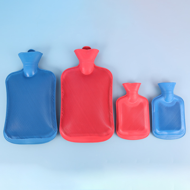 Manufacturer of water-filled silicone hot water bottles on behalf of multi-spec winter students water-filled rubber hot water bottles wholesale hand warmers