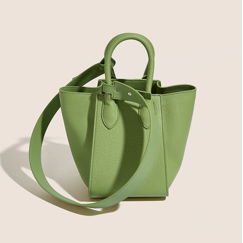 Bucket Bag 2023 Autumn and Winter New Genuine Leather Women's Bag Wings Bag Niche Exquisite Portable Shoulder Crossbody Vegetable Basket Bag
