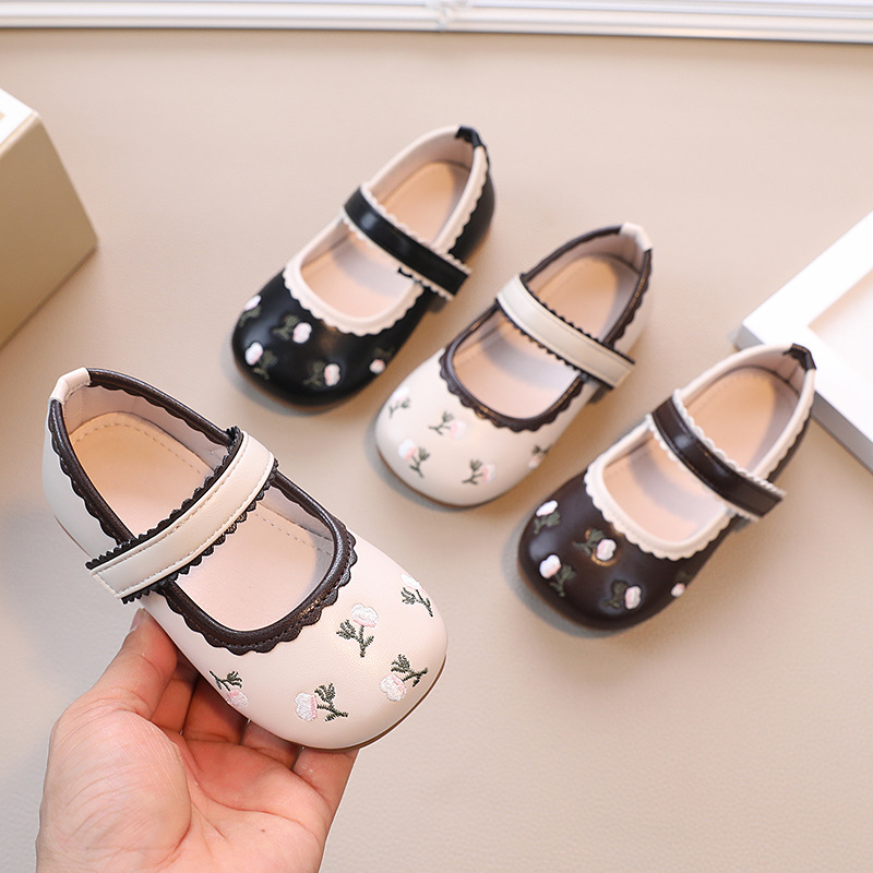 Children's leather shoes 2024 Spring and Autumn New girls' Korean style soft bottom little girl princess shoes single-layer shoes performance shoes wholesale