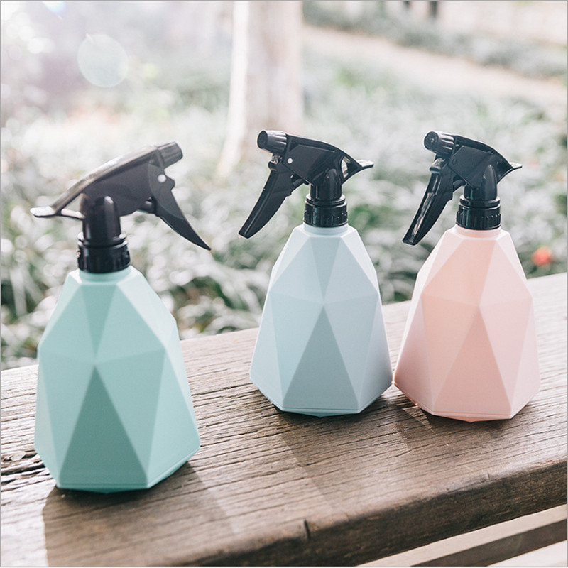 Small watering can garden spray bottle hairdressing medicine disinfection gardening tools 600ml small water bottle