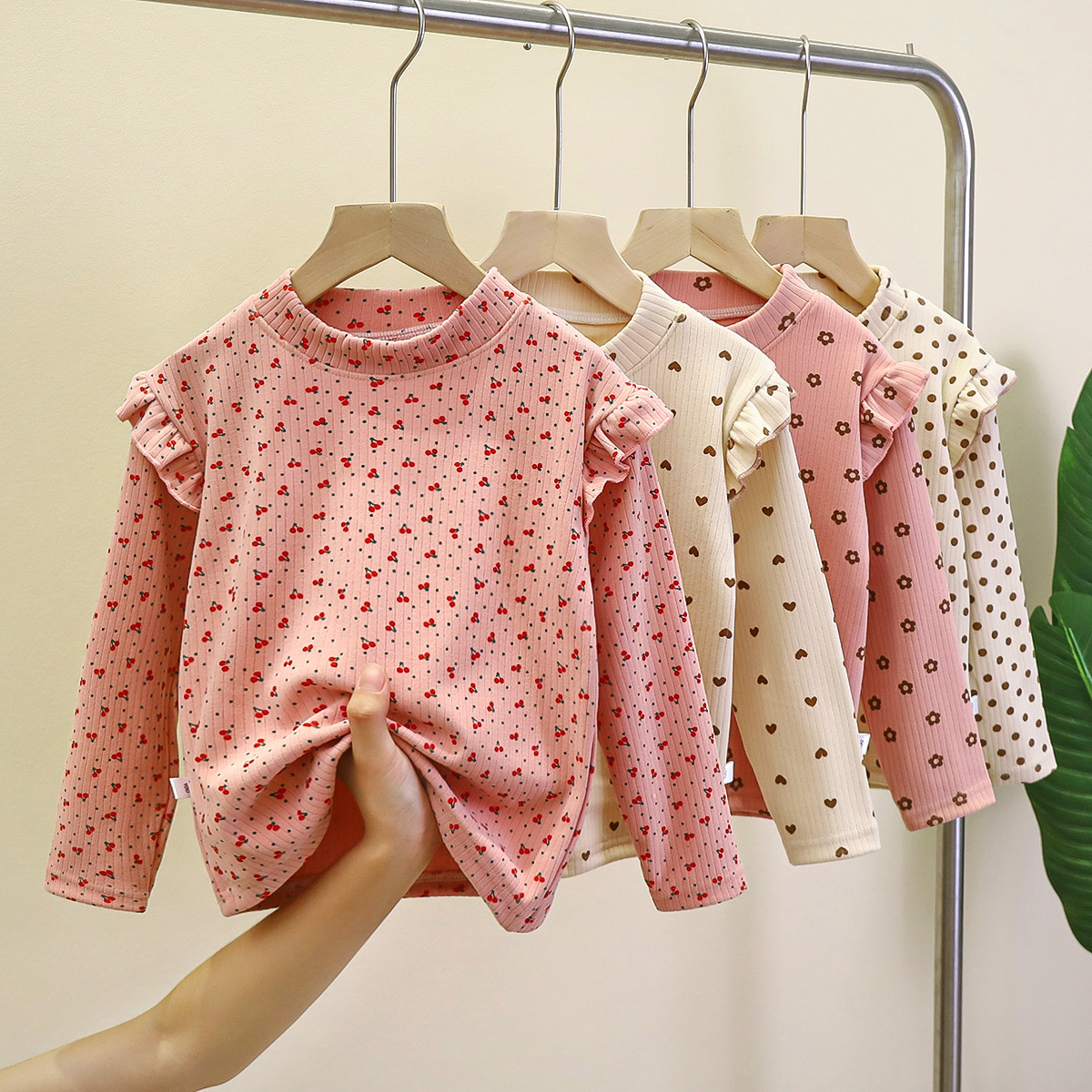 Girls' autumn and winter floral bottoming shirt girls' flying sleeve autumn T-shirt little girl's all-match internet celebrity flying sleeve bottoming shirt