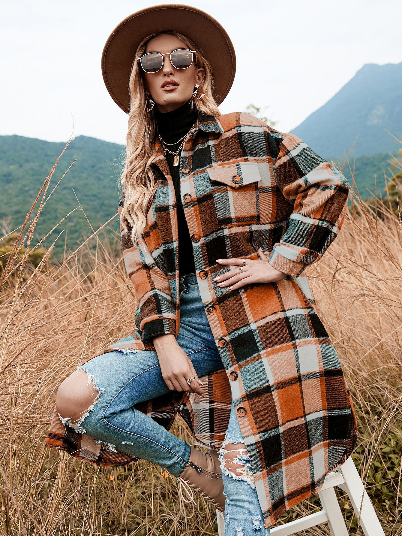2022 autumn and winter European and American temperament windbreaker coat side slit lapel loose woolen plaid shirt coat in stock_voghion.com
