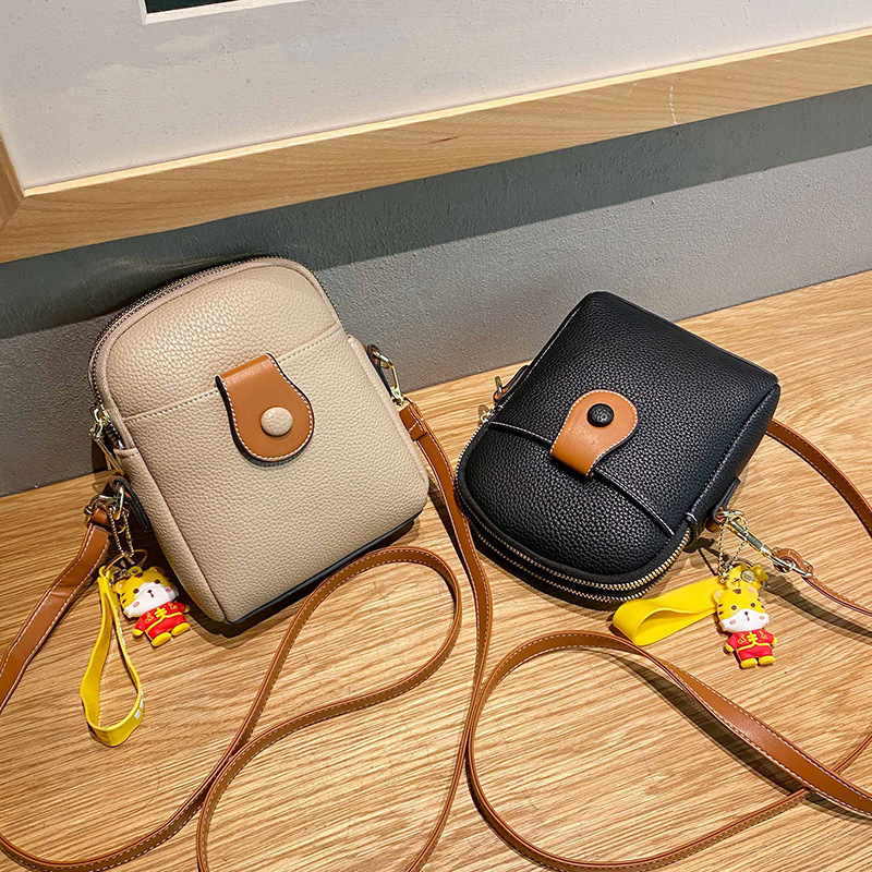Factory store women's handbags mobile phone mini bags 2023 New Fashion shoulder messenger bag women a generation of hair