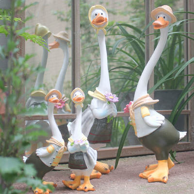 Cross-border new creative cartoon simulation duck home garden Garden garden decoration resin animal handmade painted craft