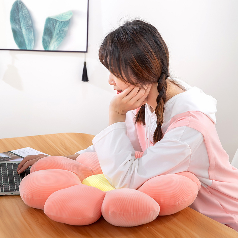 Cross-border daisy flower cushion flower plush pillow seat cushion plush nap pillow backrest pillow