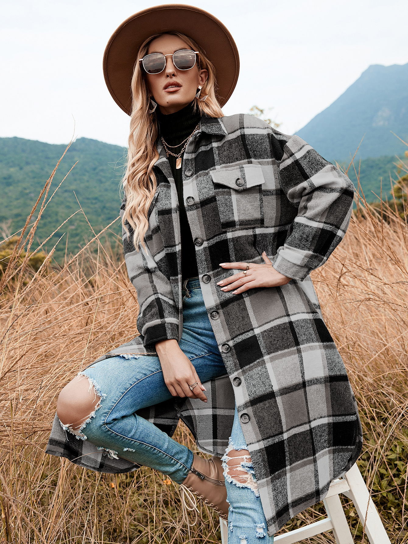 2022 autumn and winter European and American temperament windbreaker coat side slit lapel loose woolen plaid shirt coat in stock_voghion.com